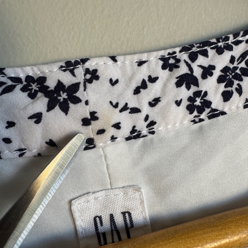 GAP Women's Floral Print V Neck Sleeveless Casual Mini Dress White Large - Picture 3 of 11